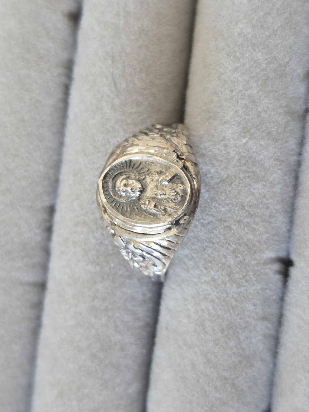 Vintage Sterling Silver Sacred Heart of Jesus Religious Medal Ring